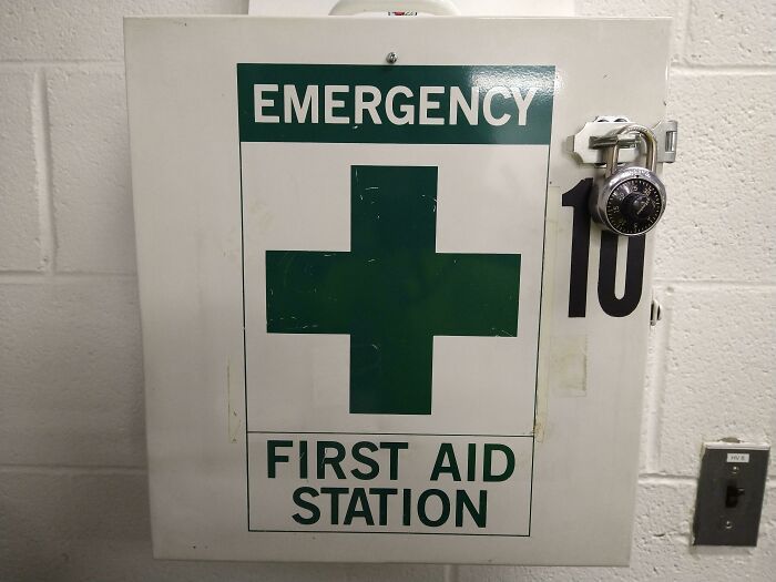 30 Of The Dumbest And Funniest Work Safety Examples
