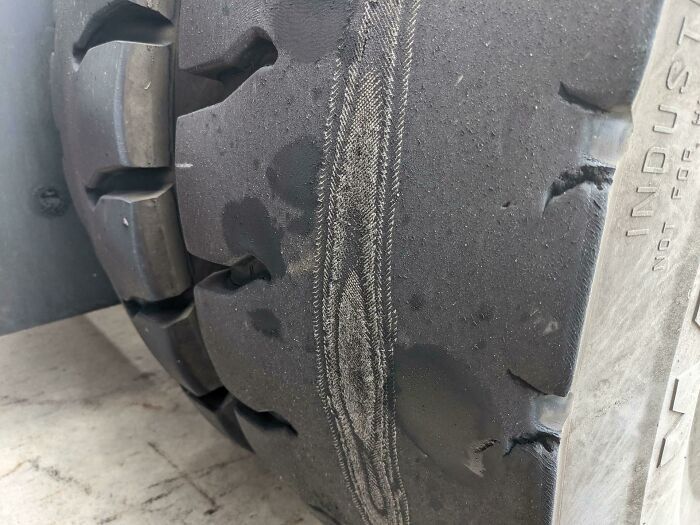 30 Of The Dumbest And Funniest Work Safety Examples