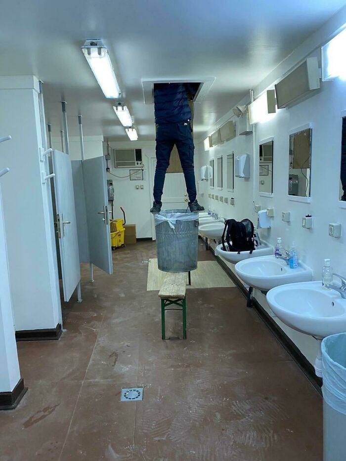 30 Of The Dumbest And Funniest Work Safety Examples