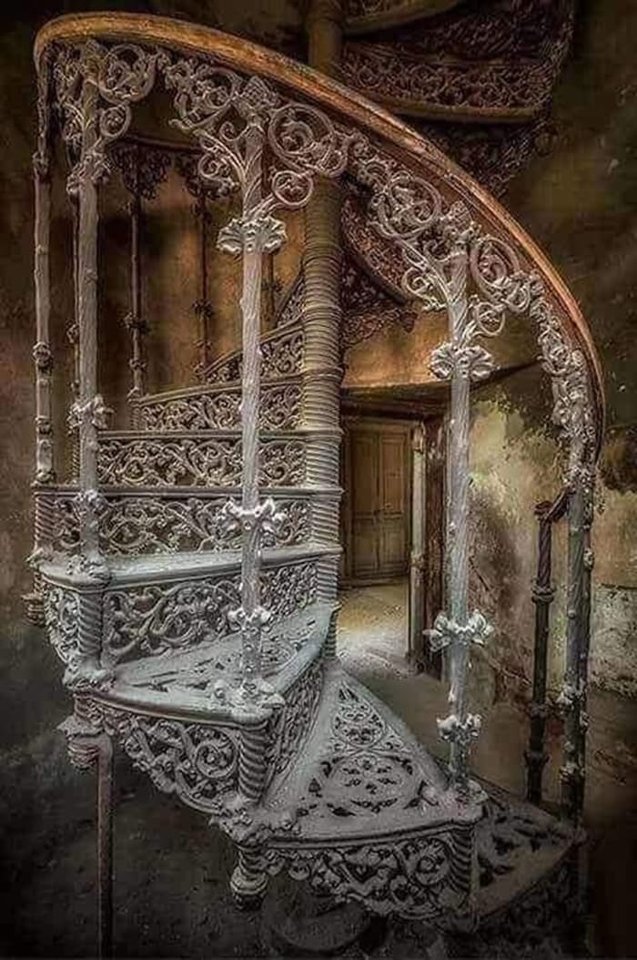 30 Amazing And Breathtaking Abandoned Locations