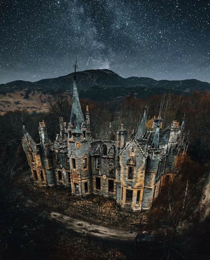 30 Amazing And Breathtaking Abandoned Locations