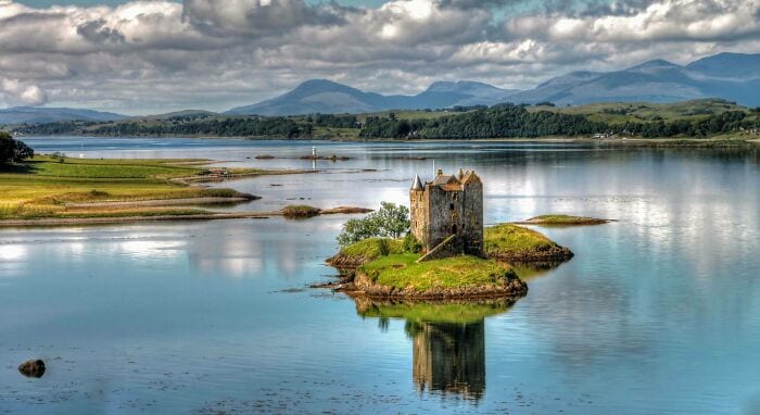 40 Of The Most Beautiful Historic Castles 