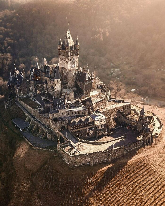 40 Of The Most Beautiful Historic Castles 