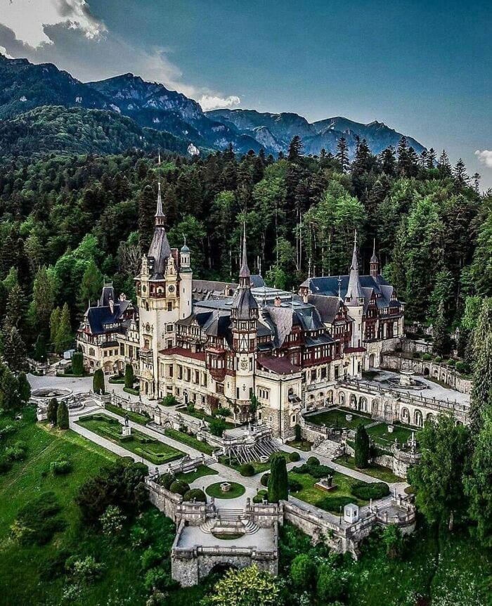 40 Of The Most Beautiful Historic Castles 