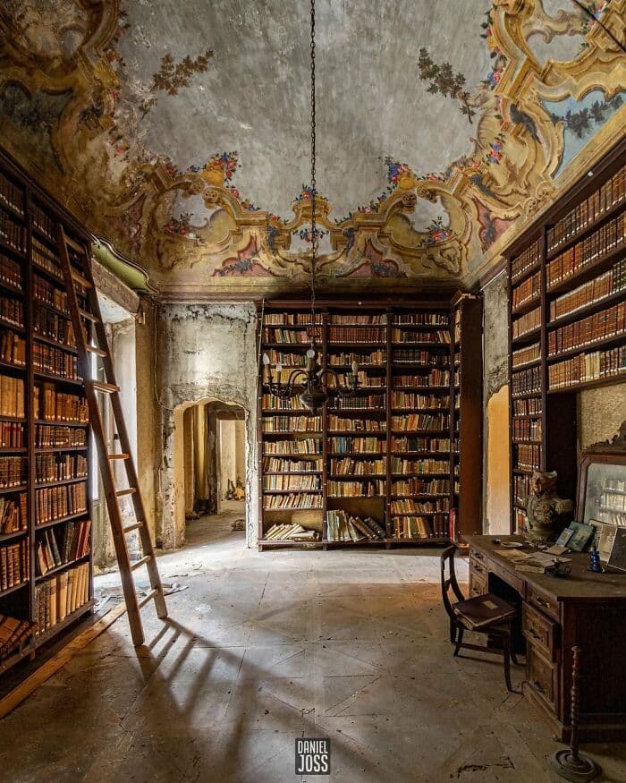 30 Amazing And Breathtaking Abandoned Locations