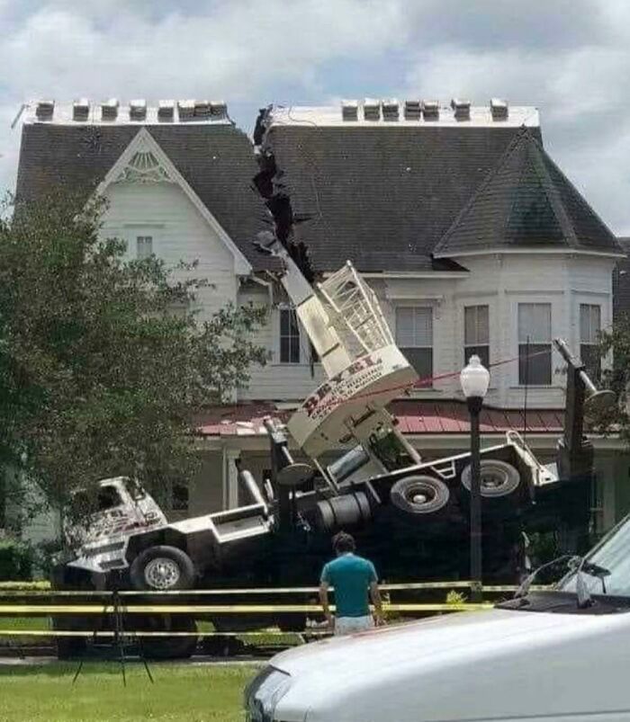 30 Epic Fails And Accidents That Costed Fortunes