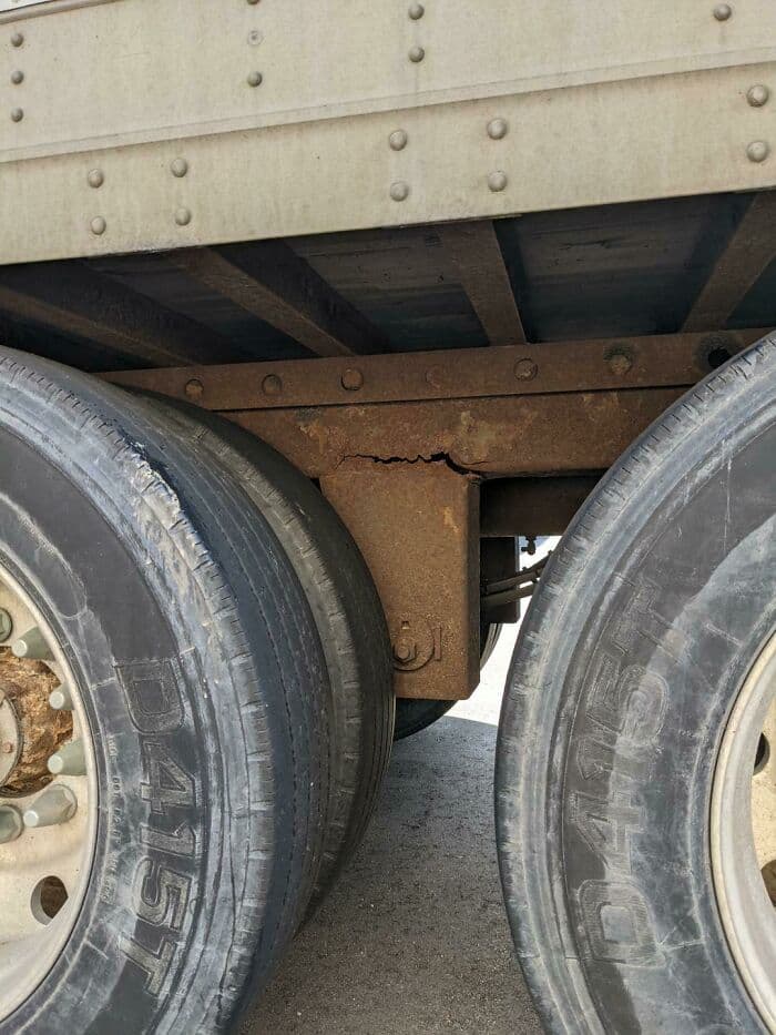 30 Hilarious Pics That Show The Level Of Nonsense Mechanics Have To Deal With
