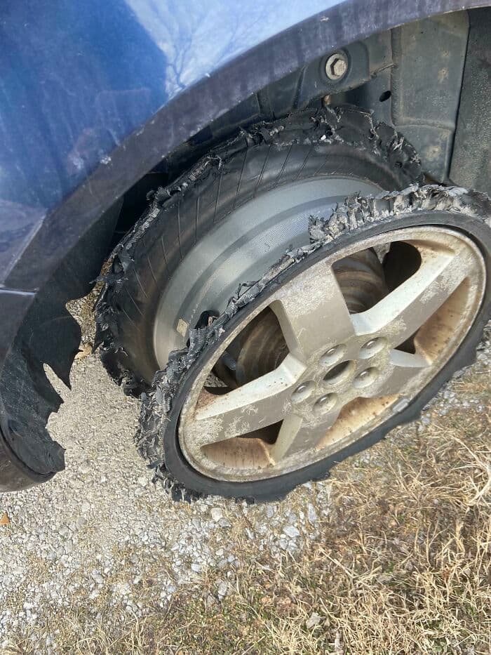 30 Hilarious Pics That Show The Level Of Nonsense Mechanics Have To Deal With