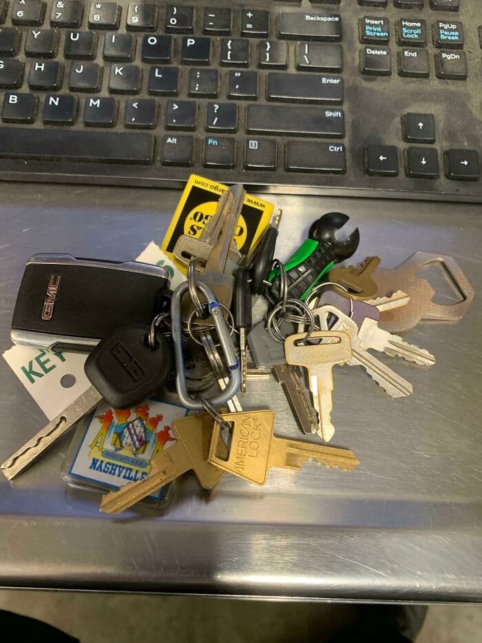 30 Hilarious Pics That Show The Level Of Nonsense Mechanics Have To Deal With