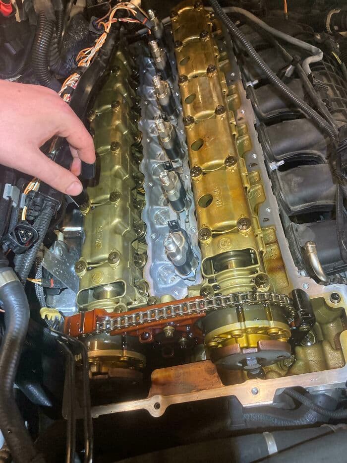 30 Hilarious Pics That Show The Level Of Nonsense Mechanics Have To Deal With