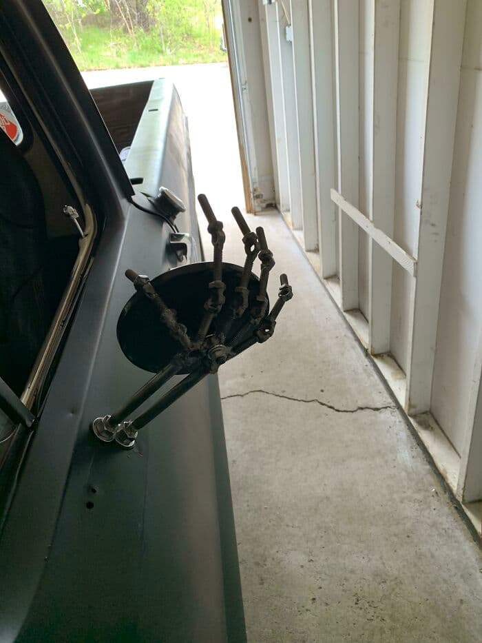 30 Hilarious Pics That Show The Level Of Nonsense Mechanics Have To Deal With
