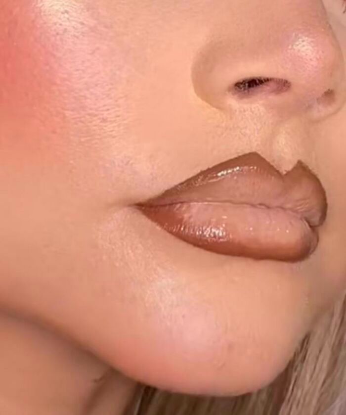 50 Hideous Times Makeup Artists Messed Up