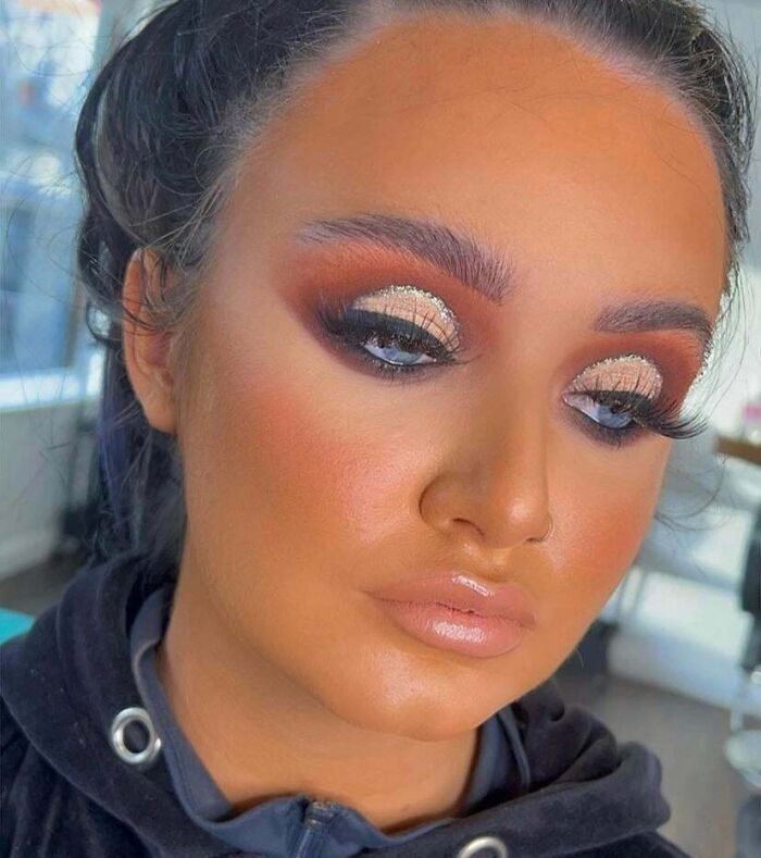 50 Hideous Times Makeup Artists Messed Up