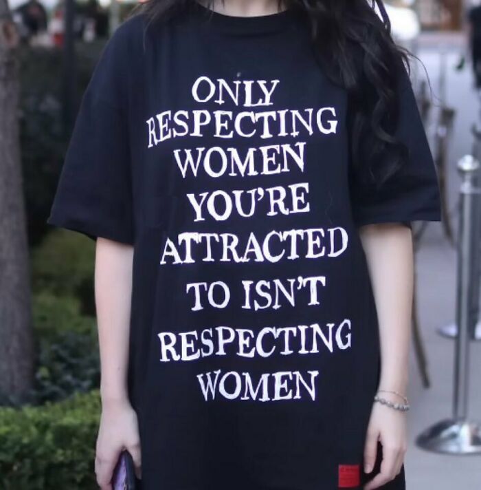 30 Ridiculous And Funny Shirts People Wore In Public