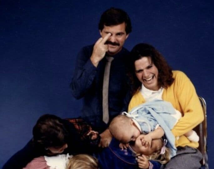 30 ‘Awkward Family Photos' To Cringe At