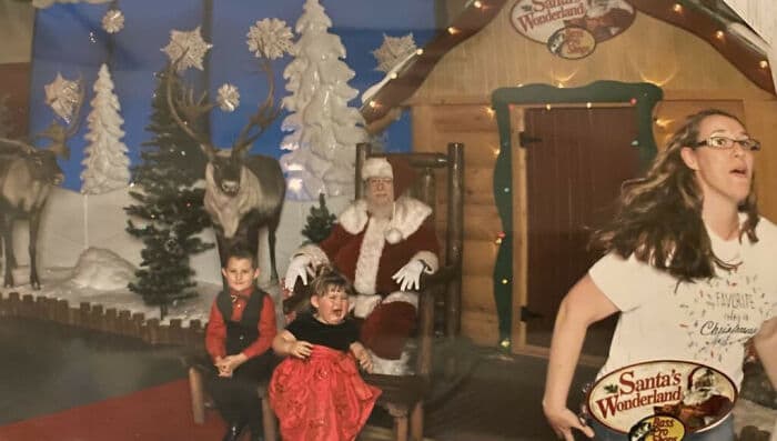30 ‘Awkward Family Photos' To Cringe At