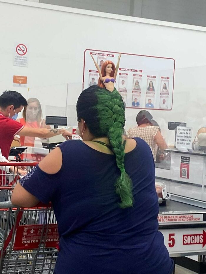 30 Funny Pictures With No Context That Get Weirder The More You Look