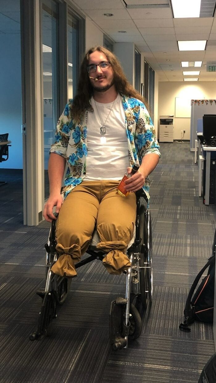 30 Times People With Disabilities Nailed Their Halloween Costumes 