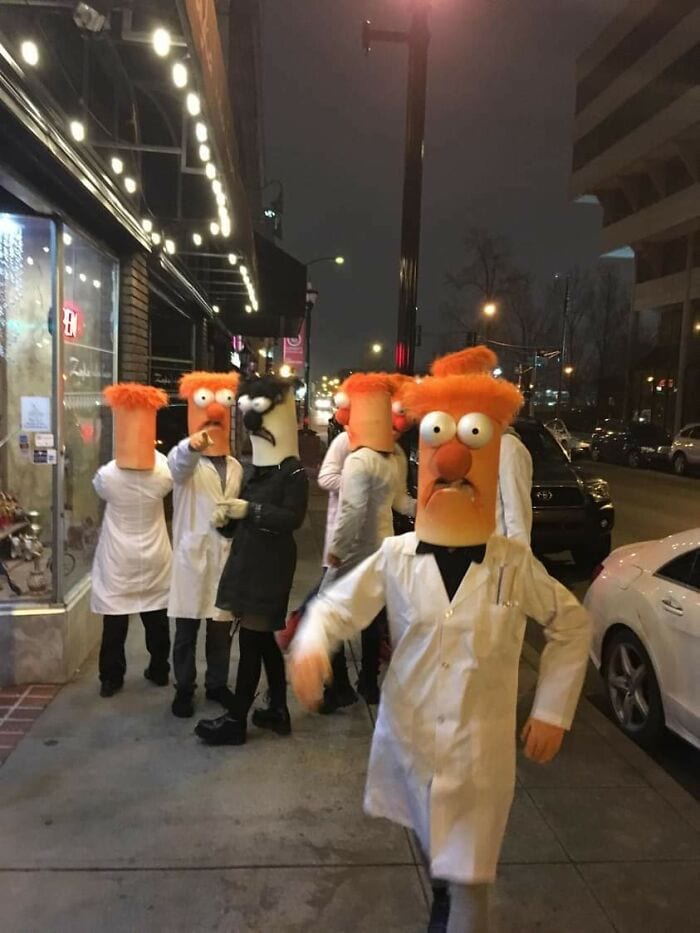 30 Funny Pictures With No Context That Get Weirder The More You Look