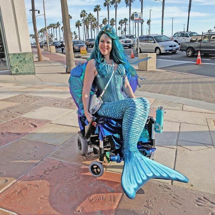30 Times People With Disabilities Nailed Their Halloween Costumes 