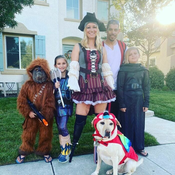 30 Times People With Disabilities Nailed Their Halloween Costumes 