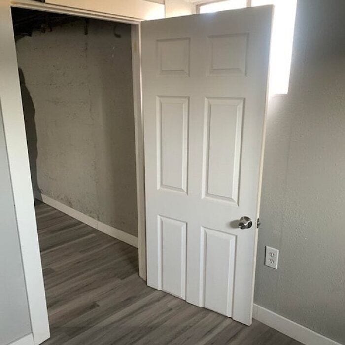30 Completely Insane Pictures Of The Most Chaotic Homes 