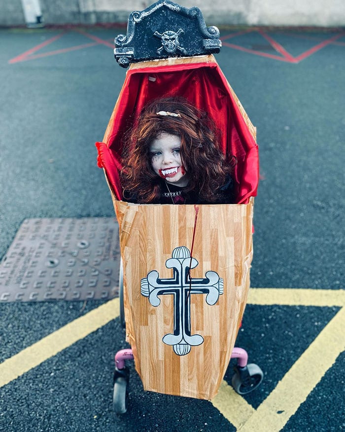 30 Times People With Disabilities Nailed Their Halloween Costumes 