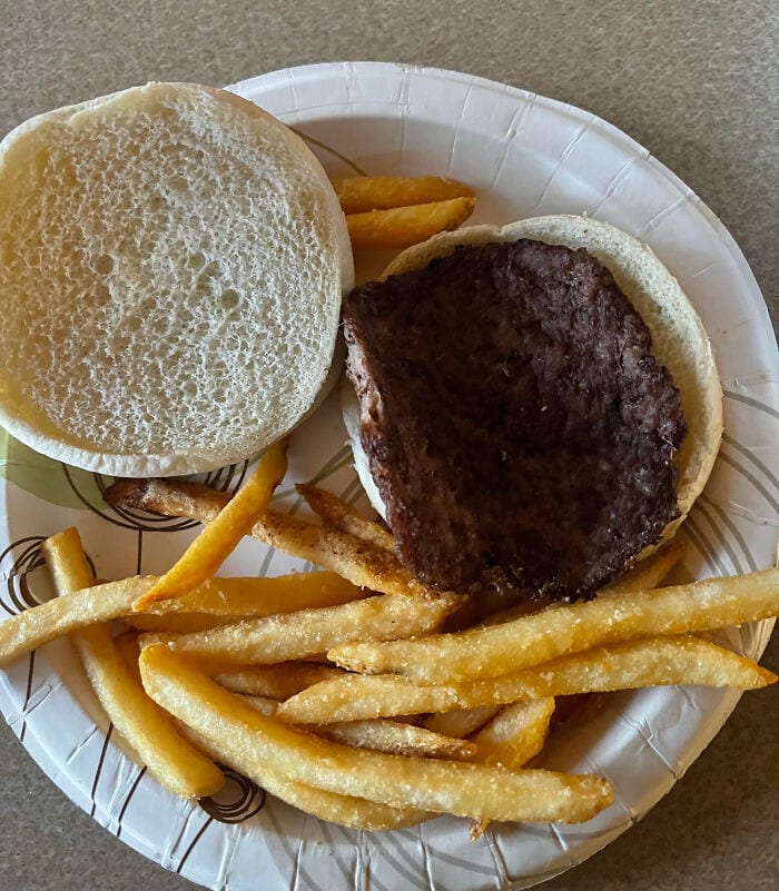 30 Unbelievable Times People Didn't Get What They Paid For