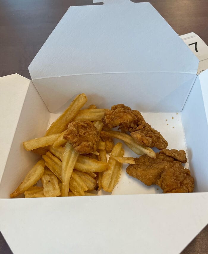 30 Unbelievable Times People Didn't Get What They Paid For