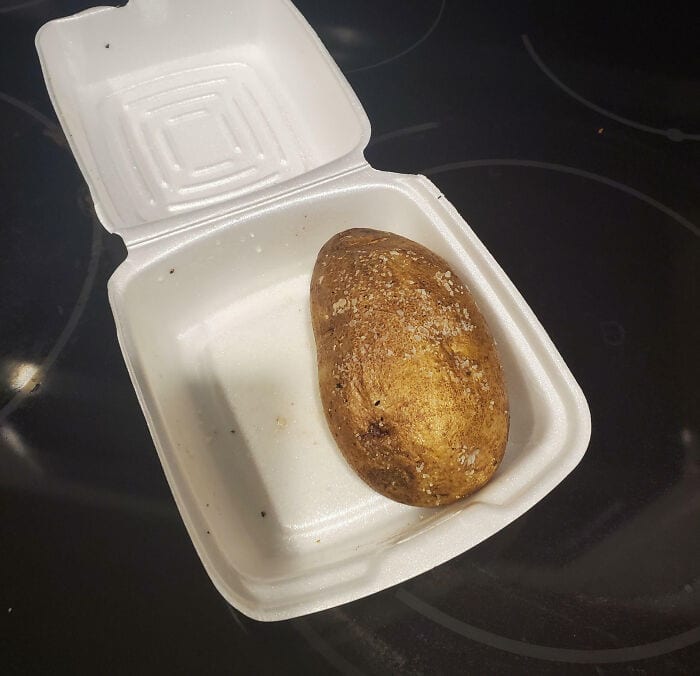 30 Unbelievable Times People Didn't Get What They Paid For