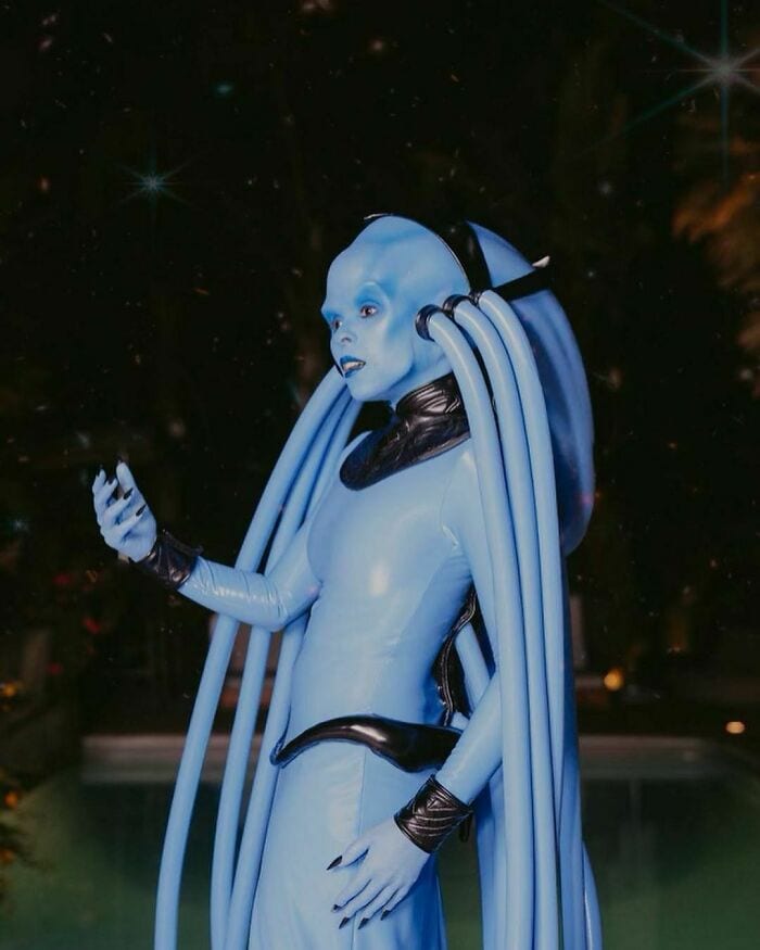30 Awesome Pics Of Celebs Who Stole Halloween Show 