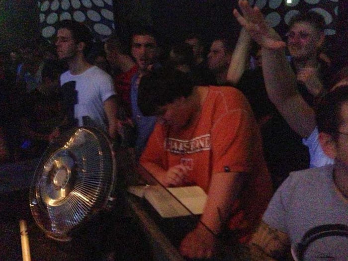 Funny Nightclub Photos 24 636A5Cb70Cc2D 700