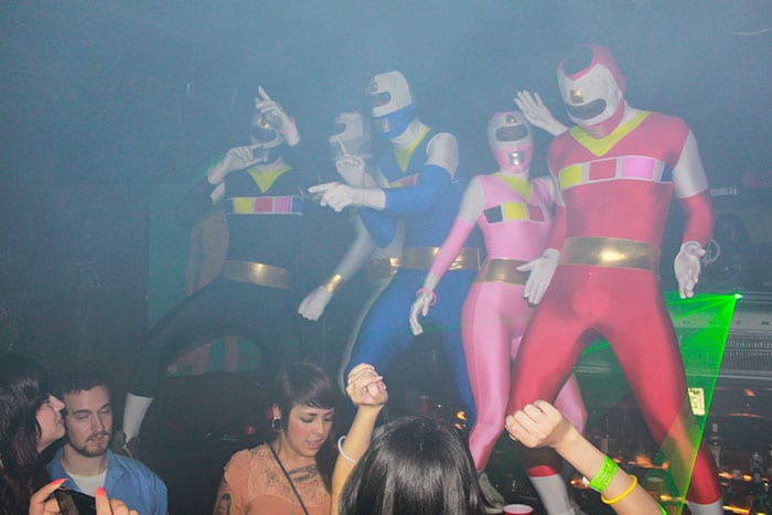Funny Nightclub Photos 29 636B57279Ab4C 700