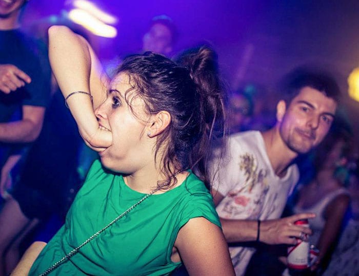 Funny Nightclub Photos 56 636B855C3F1E7 700