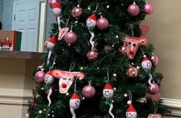 30 Epic And Creative Christmas Trees That Absolutely Won Christmas