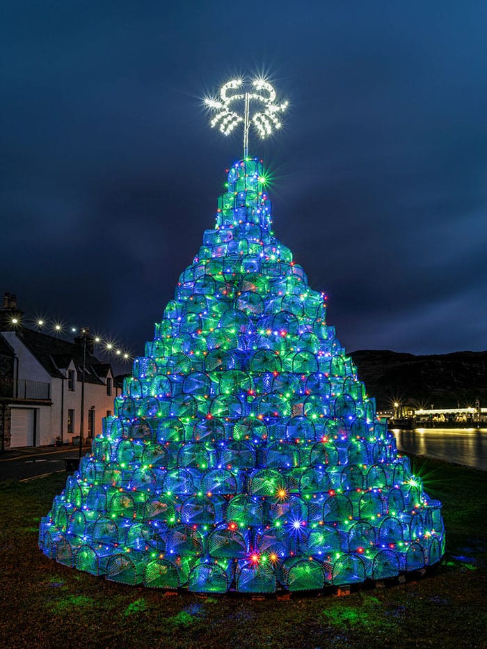 30 Epic And Creative Christmas Trees That Absolutely Won Christmas 