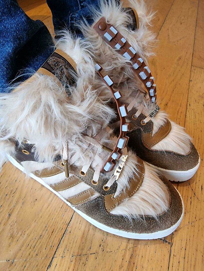 30 Incredibly Funny Times People Put On The Ugliest Shoes