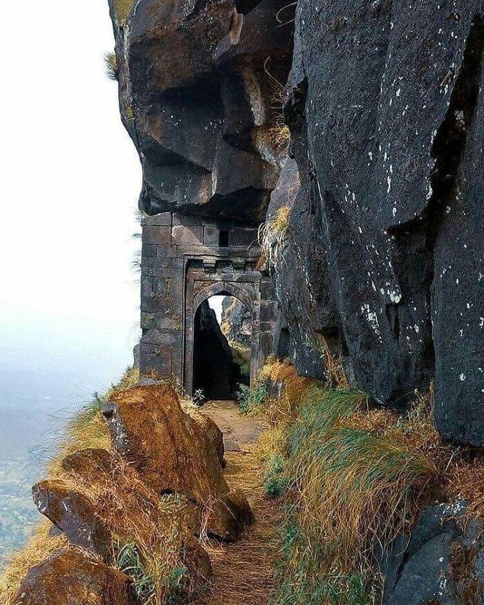 Abandoned Beauties Pics 6401C65Ccc38C 700
