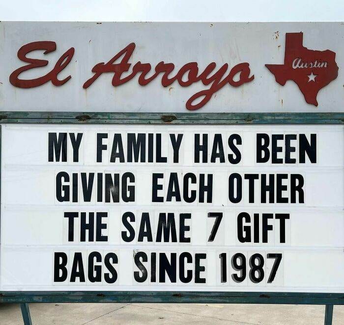30 Hilarious Signs Posted By A Restaurant