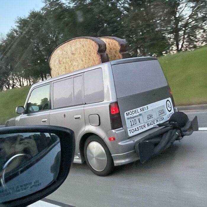 6475Ff395179A Funny Weird Things On The Road
