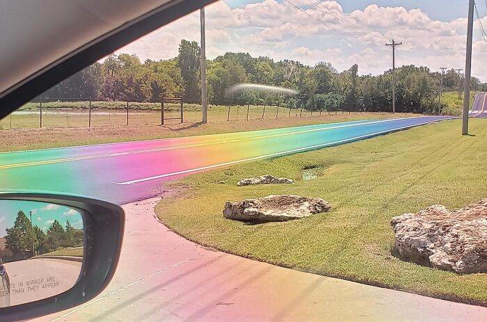 64760Cd6Ca3D5 Funny Weird Things On The Road