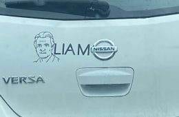 30 Funny, Weird, And Interesting Things Spotted On The Road