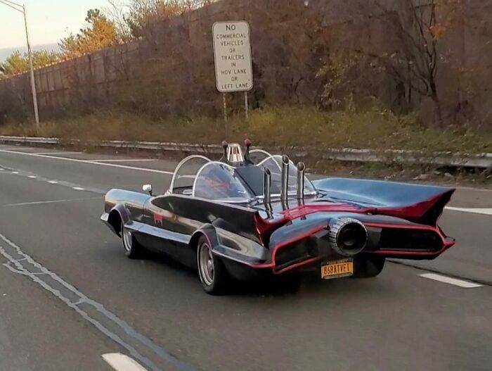 64761147D1079 Funny Weird Things On The Road