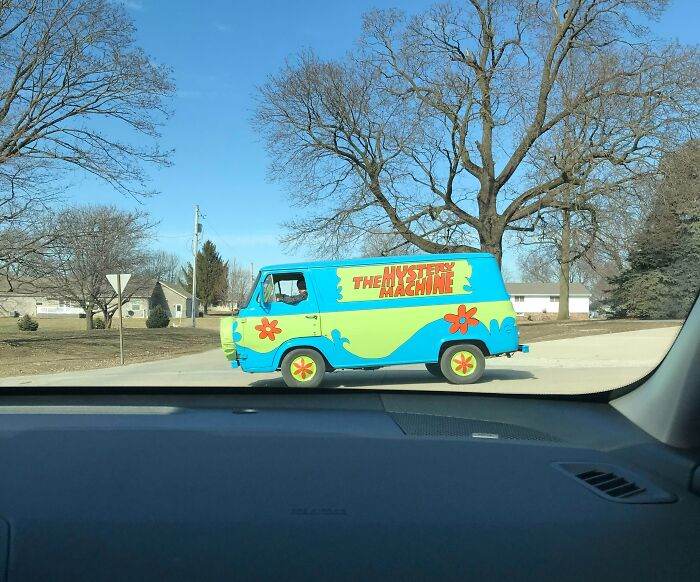 6476E2050C9Cc Funny Weird Things On The Road