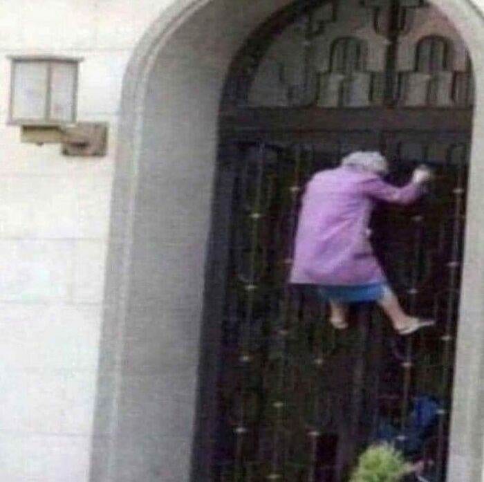 30 Cursed Images To Provide You Your Daily Dose Of Disturbing