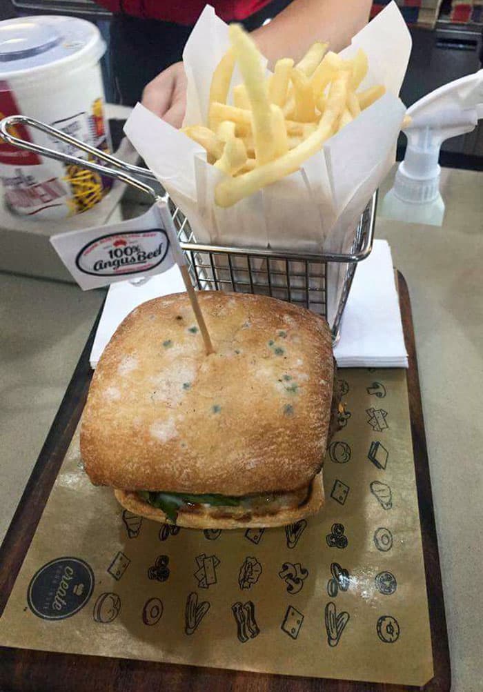 30 Infuriating And Disgusting Restaurant Experiences