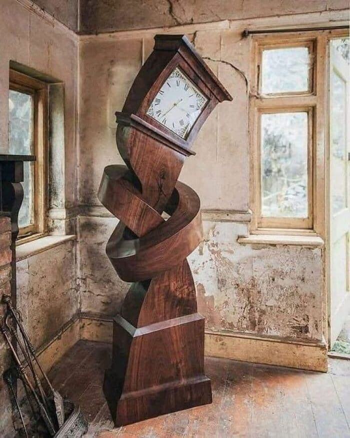 Interesting Old Abandoned Houses Pictures 18 64F81Dec50339 700