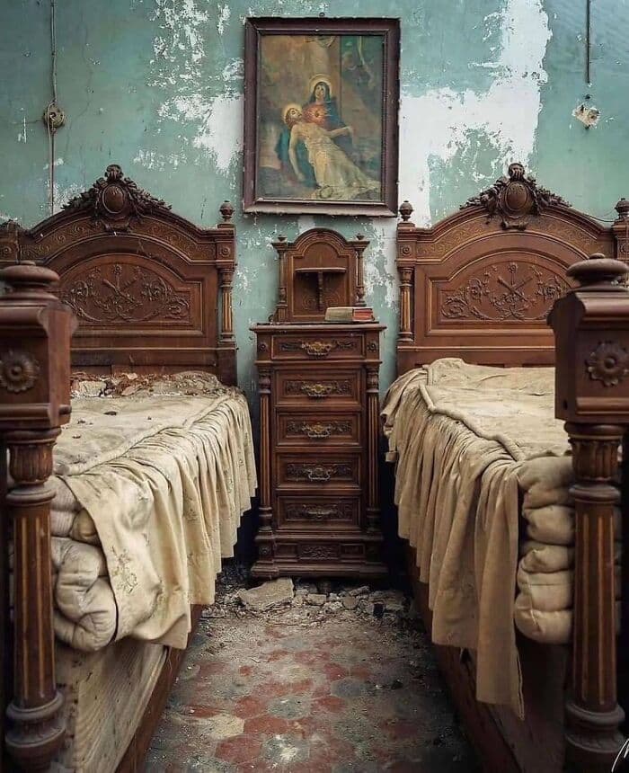 Interesting Old Abandoned Houses Pictures 64F82772E5Cc9 700