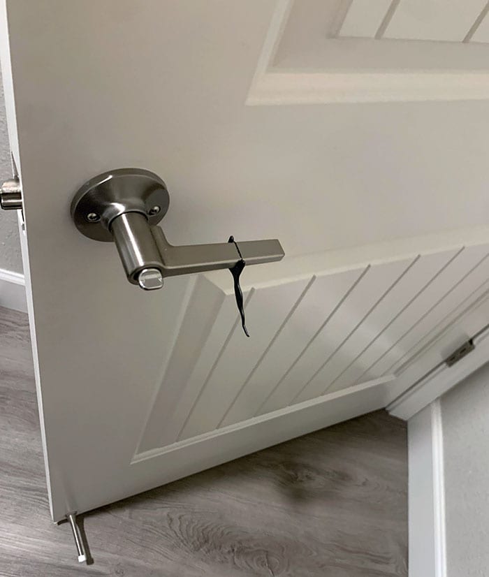 30 Unbelievable Pictures Revealing The Real Depths Of Laziness In Some People