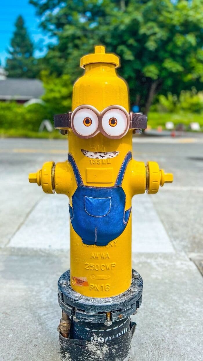 Artist Cleverly Places Pop Culture Character Stickers In Strategic Spots Around His Seattle Neighborhood New Pics 65C5F79C45D0B 700